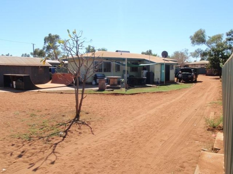 8 Weaver Place, South Hedland WA 6722