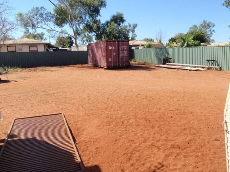 8 Weaver Place, South Hedland WA 6722