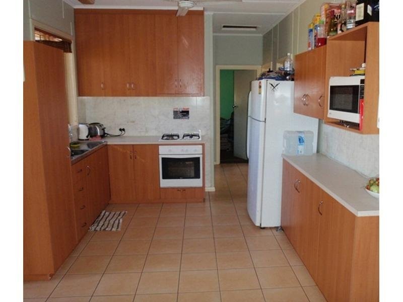 8 Weaver Place, South Hedland WA 6722