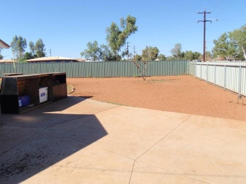 8 Weaver Place, South Hedland WA 6722