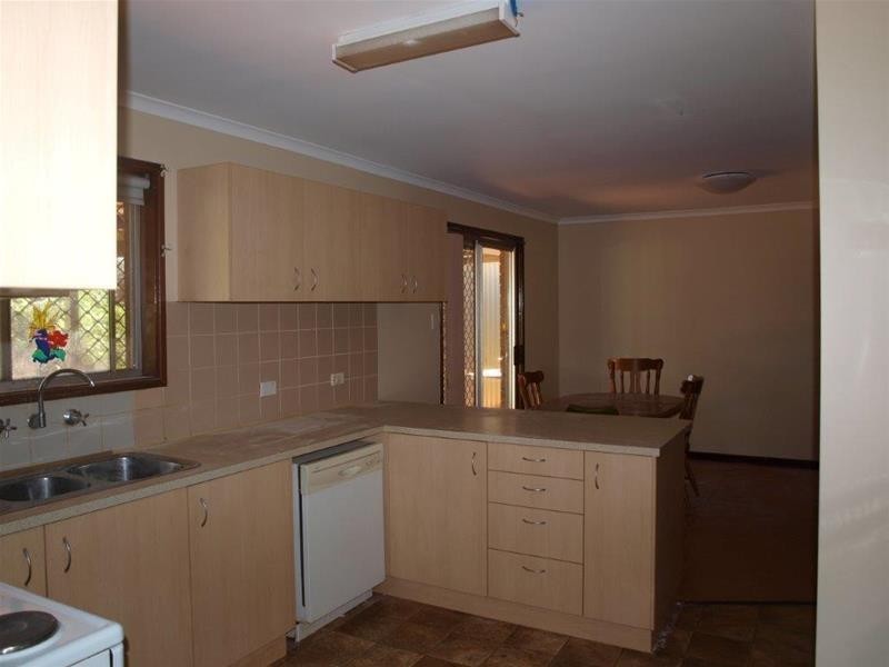 8 Barton Way, Newman WA 6753