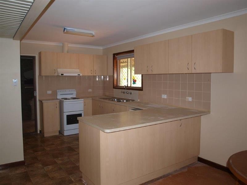 8 Barton Way, Newman WA 6753