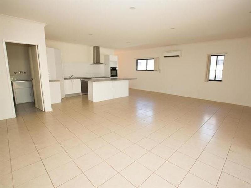 10 Minderoo Avenue, South Hedland WA 6722