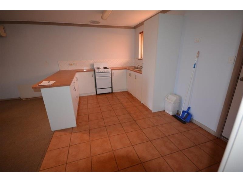 33 Cowra Drive, Newman WA 6753