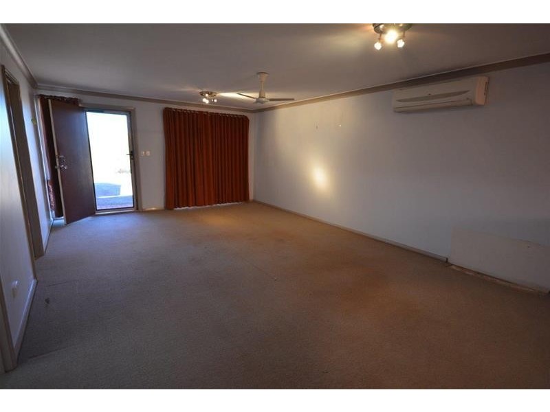 33 Cowra Drive, Newman WA 6753