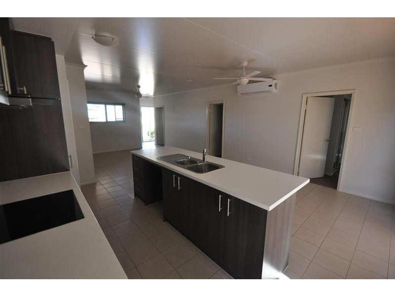 3 Hibiscus Way, Newman WA 6753