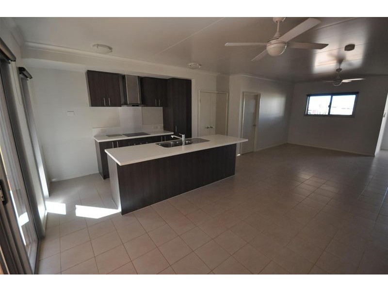 3 Hibiscus Way, Newman WA 6753