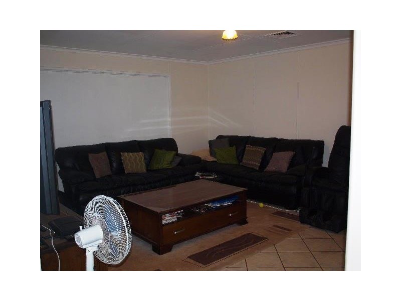 10 Nicholls Place, Newman WA 6753