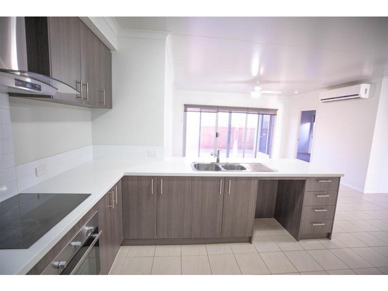 11 Hibiscus Way, Newman WA 6753