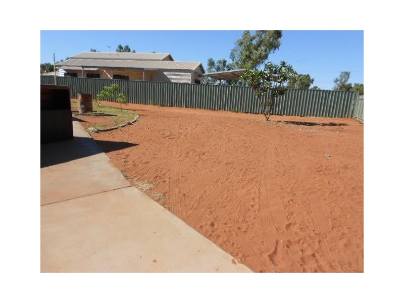 8 Weaver Place, South Hedland WA 6722