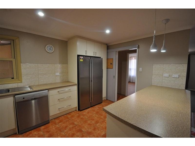 25 Gandwarra Crescent, Newman WA 6753