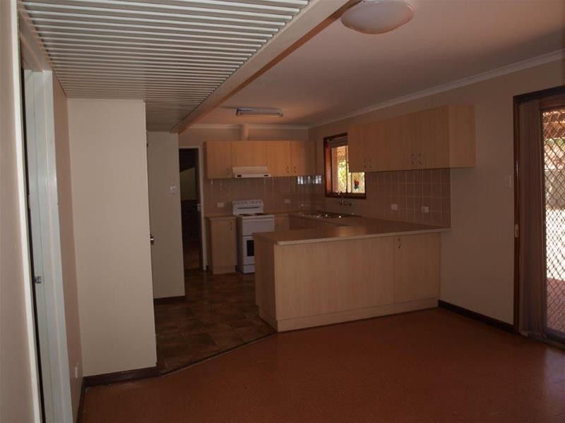 8  Barton Way, Newman WA 6753