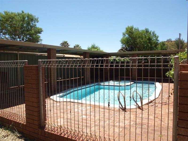 8  Barton Way, Newman WA 6753