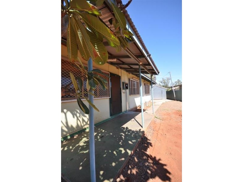 8 Weaver Place, South Hedland WA 6722