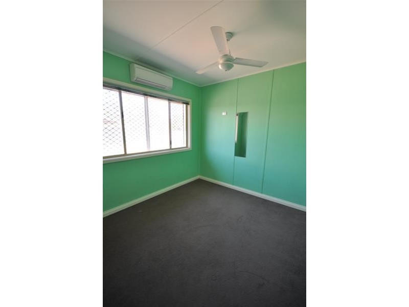 8 Weaver Place, South Hedland WA 6722