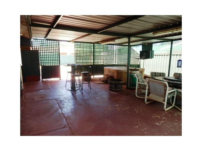 2 Ross Avenue, Newman WA 6753