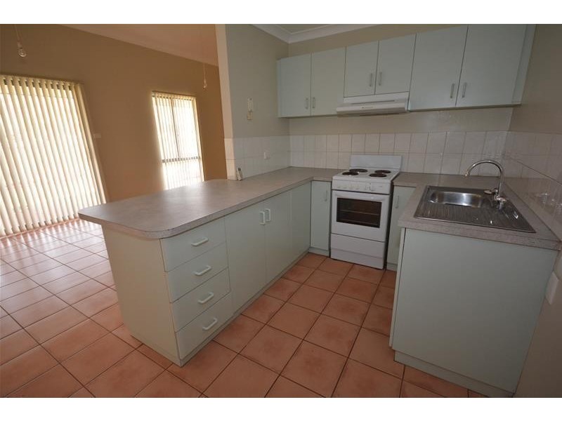 4/6  Nardoo Loop, Newman WA 6753