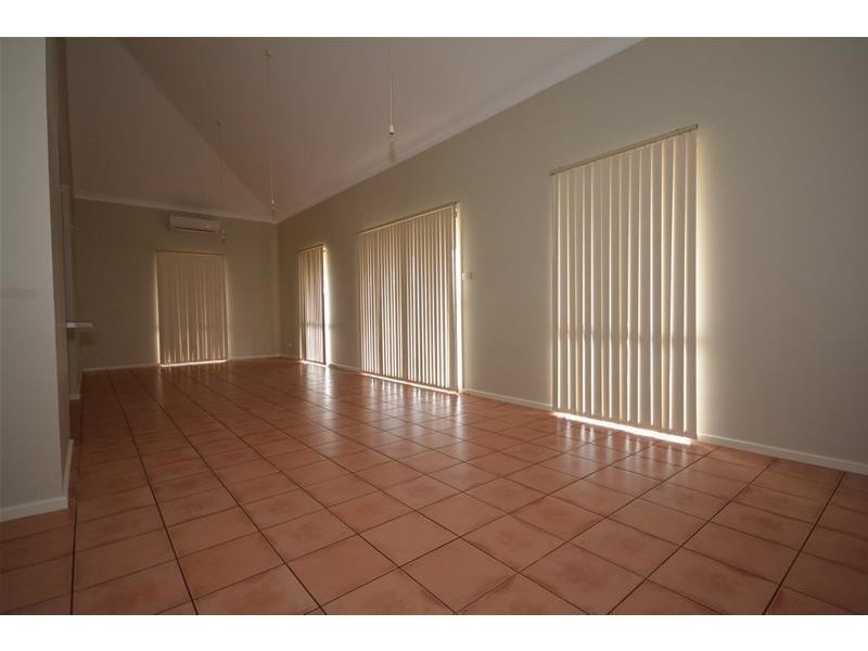 4/6  Nardoo Loop, Newman WA 6753