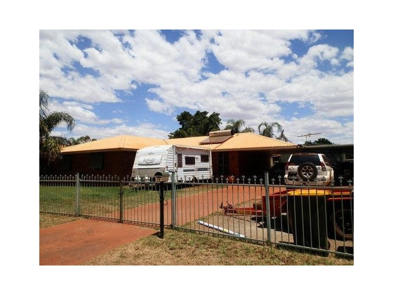 18 Braeside Drive, Newman WA 6753