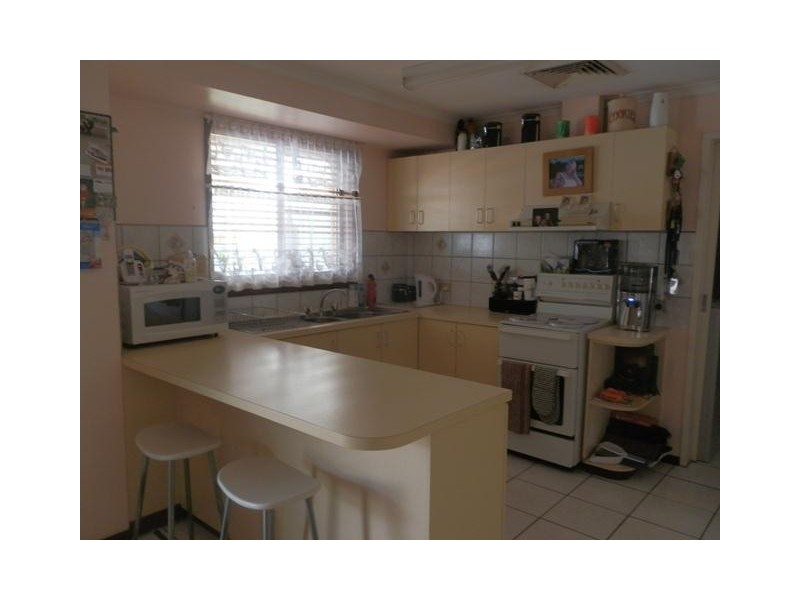 18 Braeside Drive, Newman WA 6753