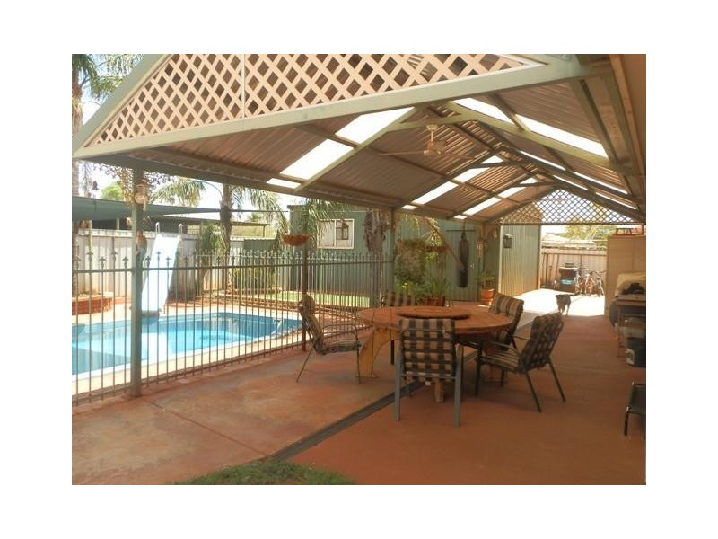 18 Braeside Drive, Newman WA 6753