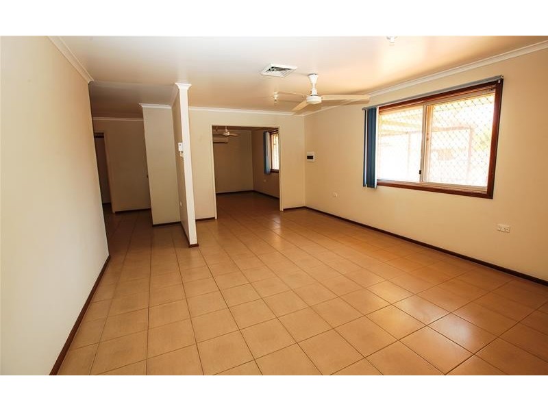 8 Koombana Avenue, South Hedland WA 6722