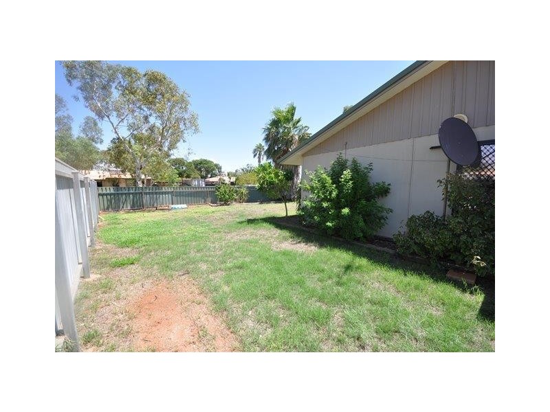 16 Reynolds Place, South Hedland WA 6722