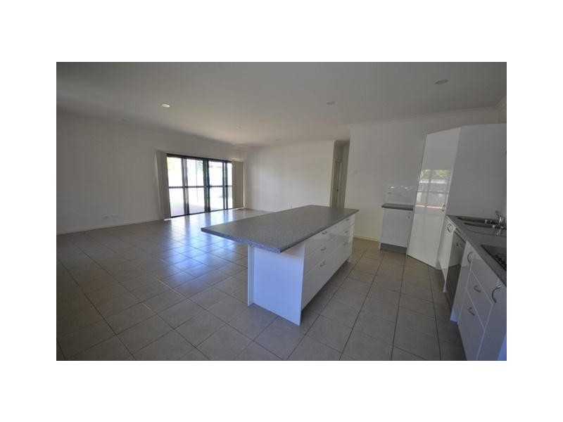 10 Minderoo Avenue, South Hedland WA 6722