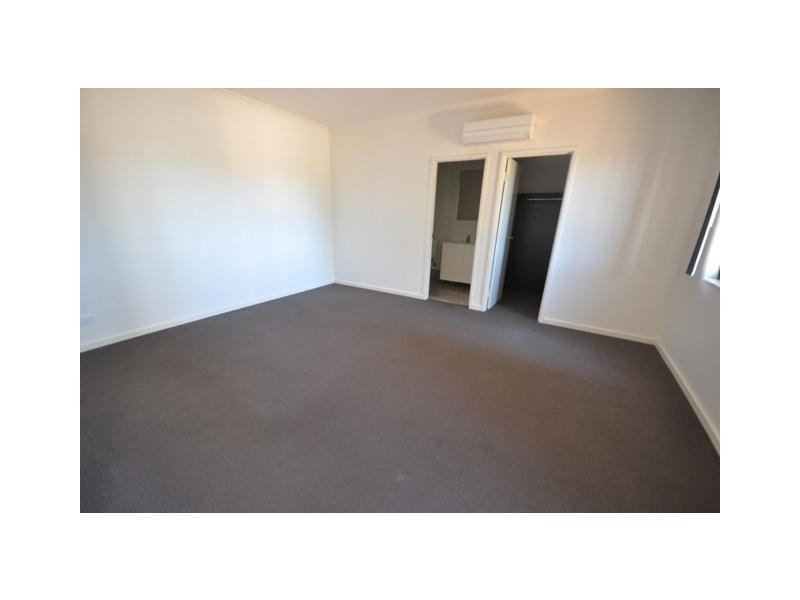 10 Minderoo Avenue, South Hedland WA 6722