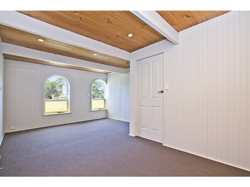 19 Radcliffe Grove, Christie Downs SA 5164