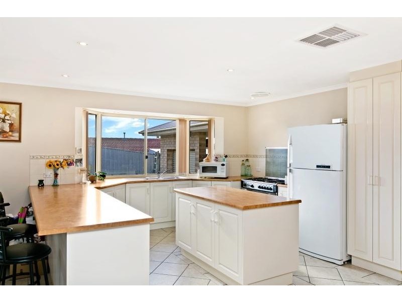 31 Roopena Street, O’sullivan Beach SA 5166