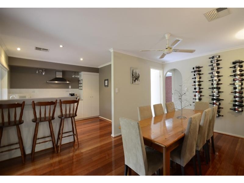 16 Coonawarra Close, Woodcroft SA 5162