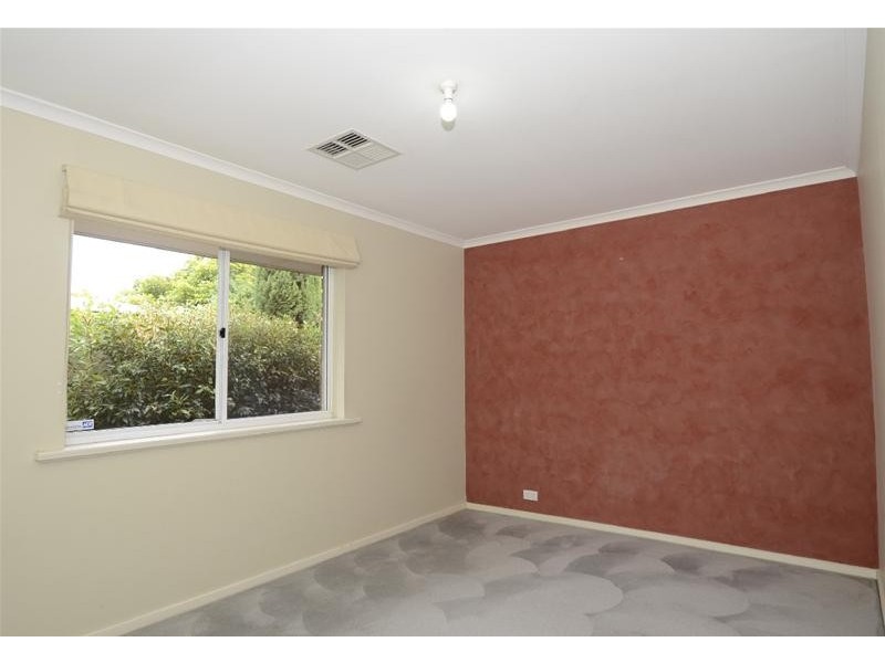 16 Coonawarra Close, Woodcroft SA 5162