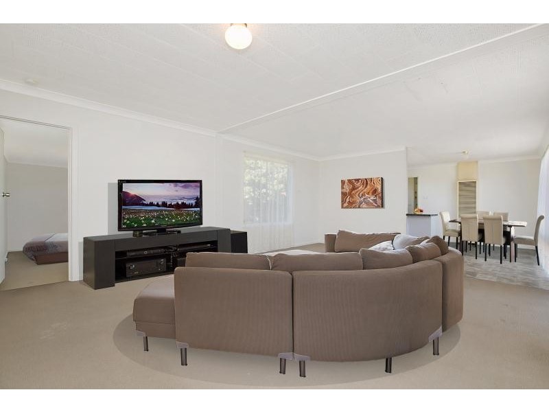 3 Candover Crescent, Huntfield Heights SA 5163