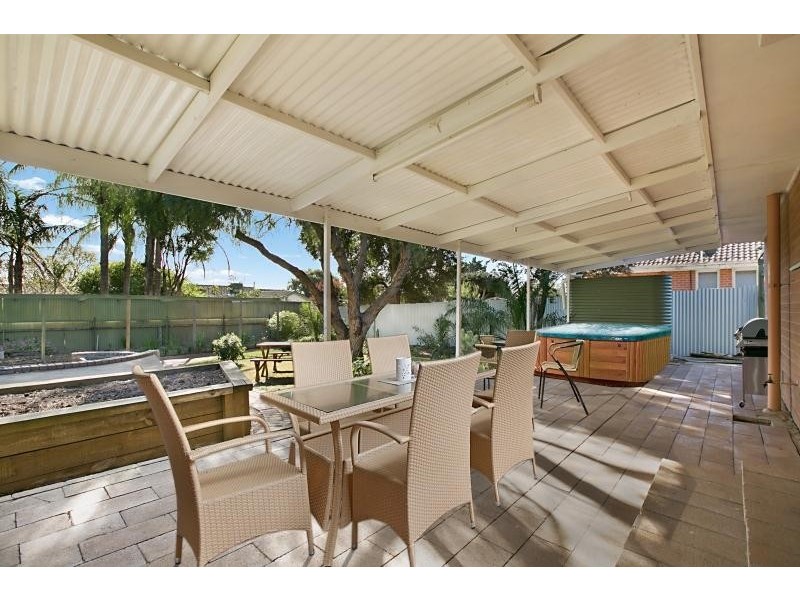 15 Anselm Street, Christie Downs SA 5164