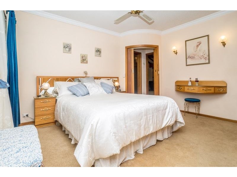 14 Thistleton Crescent, Pasadena SA 5042