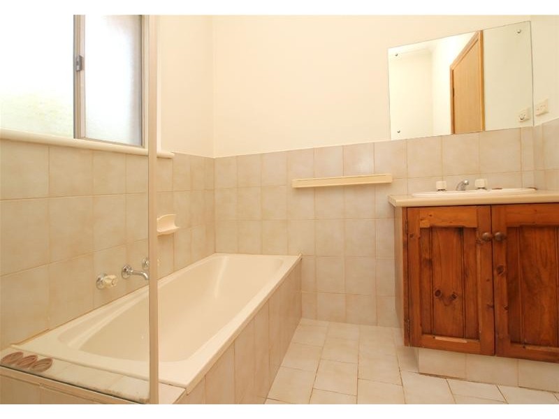 2/11 Thomas Drive, Happy Valley SA 5159