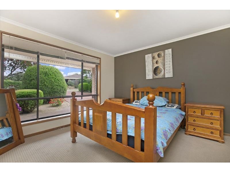 16 Rothschild Street, Woodcroft SA 5162