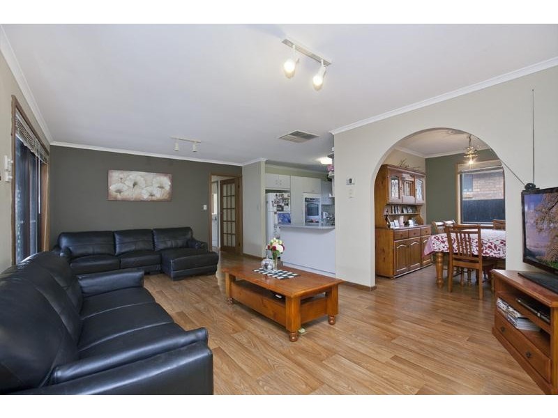 16 Rothschild Street, Woodcroft SA 5162