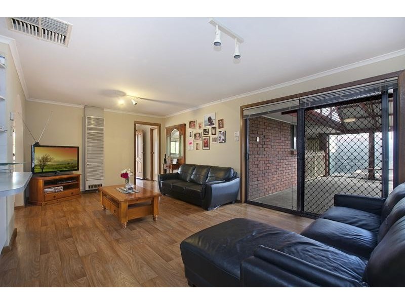 16 Rothschild Street, Woodcroft SA 5162