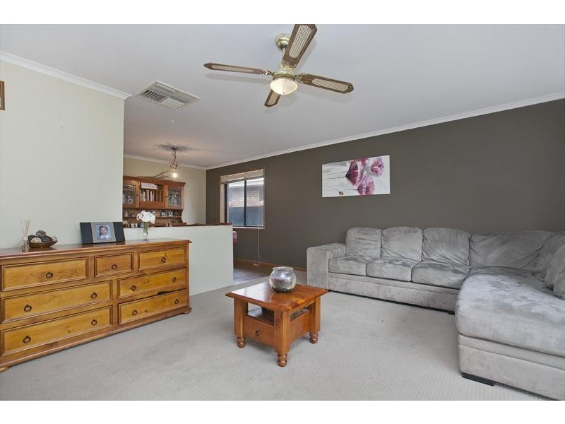 16 Rothschild Street, Woodcroft SA 5162