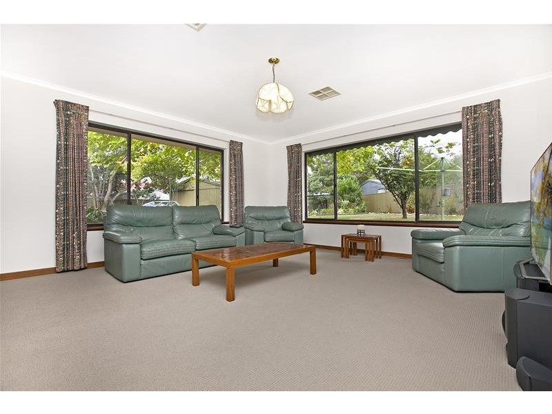 40 Calomba Crescent, Happy Valley SA 5159