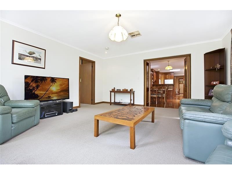 40 Calomba Crescent, Happy Valley SA 5159