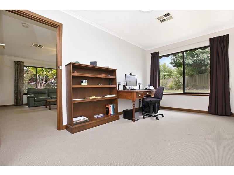 40 Calomba Crescent, Happy Valley SA 5159