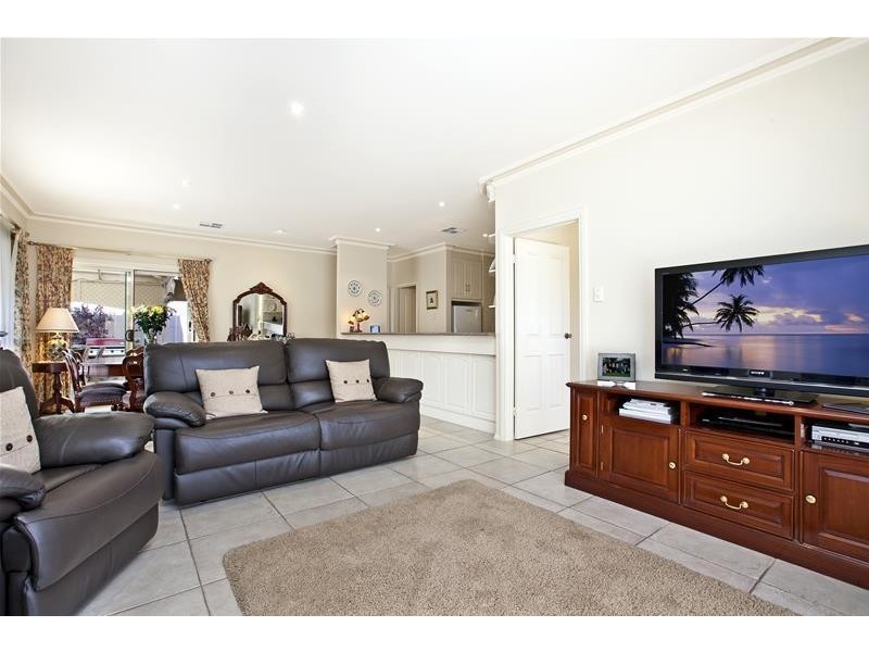 9B Renown Avenue, Seacliff Park SA 5049