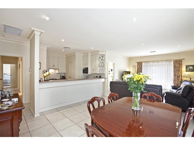 9B Renown Avenue, Seacliff Park SA 5049