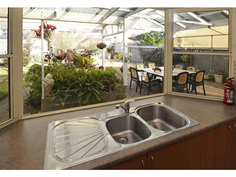 20 Weroona Avenue, Park Holme SA 5043