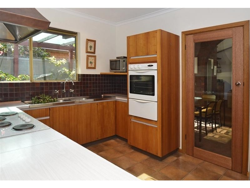 8 Kersley Avenue, Glengowrie SA 5044