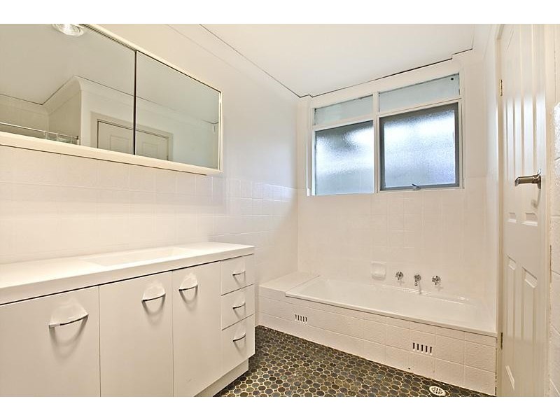 19 Radcliffe Grove, Christie Downs SA 5164