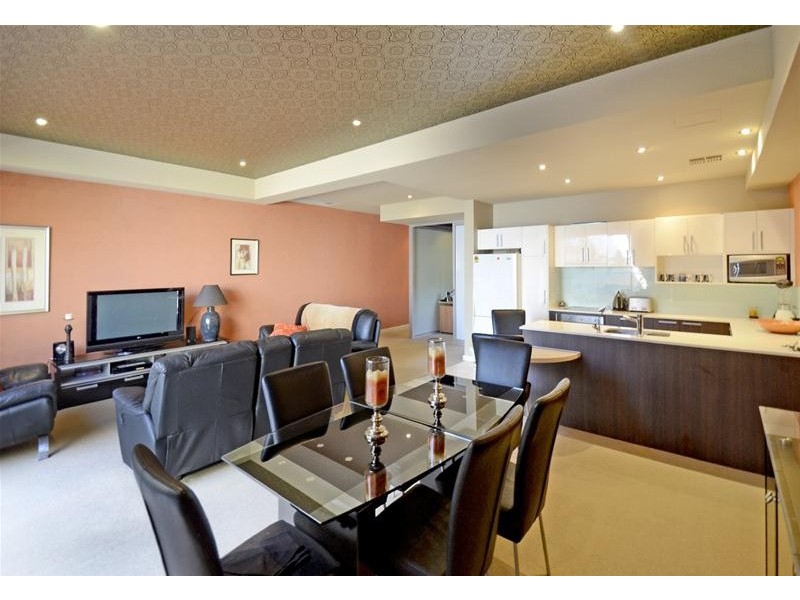 2/10 Moseley Street, Glenelg SA 5045